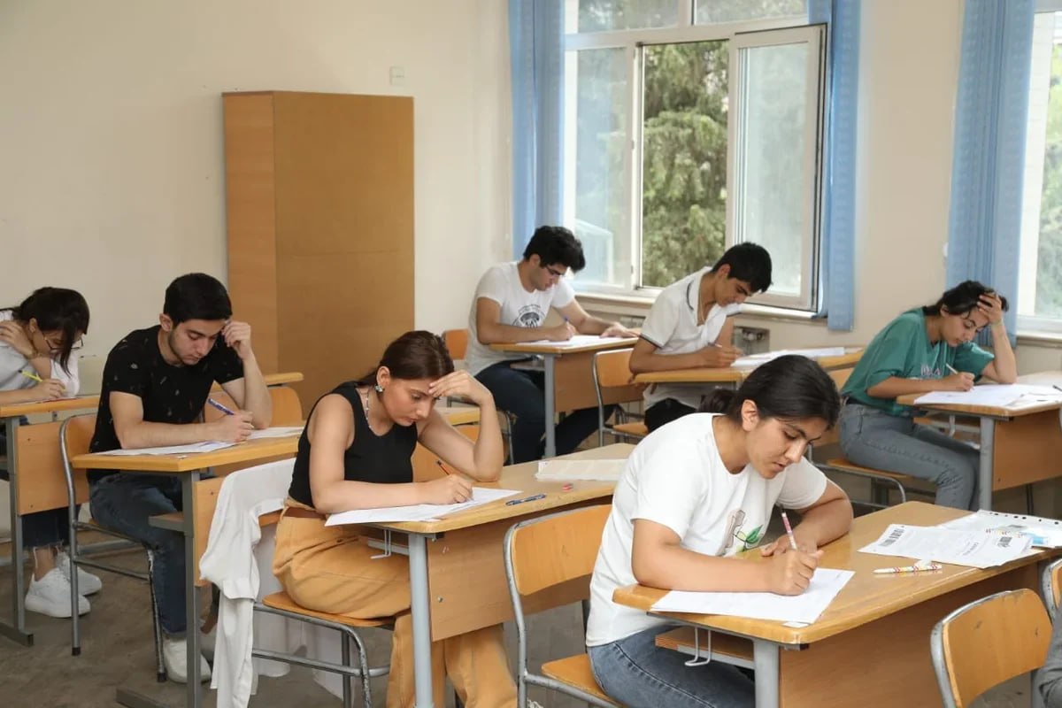 Bu gün 55 mindən çox şagird buraxılış imtahanı VERDİ