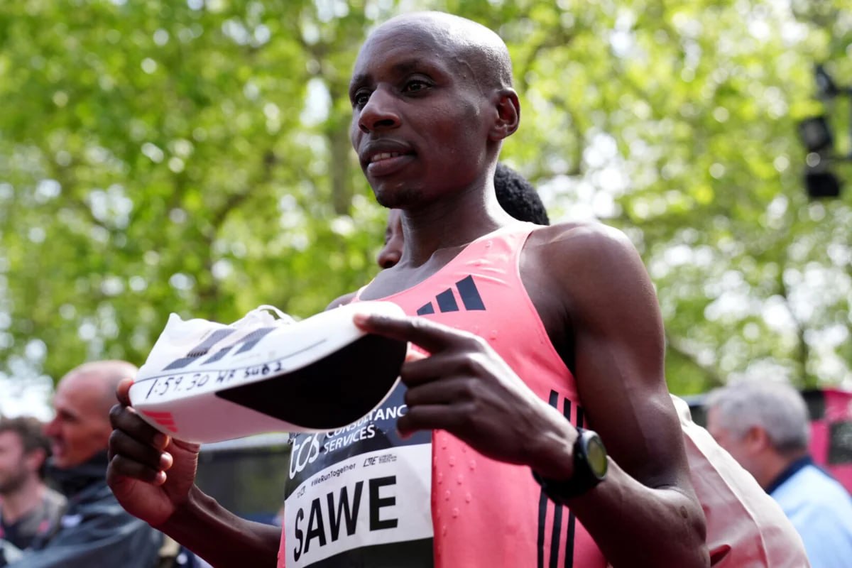 Keniyalı atletdən yeni dünya REKORDU