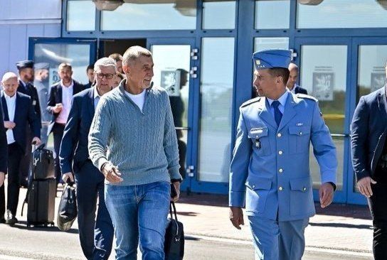 Çexiyanın Baş naziri Avropa İttifaqından kənara ilk rəsmi səfərini Azərbaycana edir - FOTO