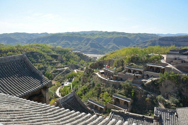 Sürücülərin kabusuna çevrilən 18 döngəli təhlükəli dolama yol - VİDEO