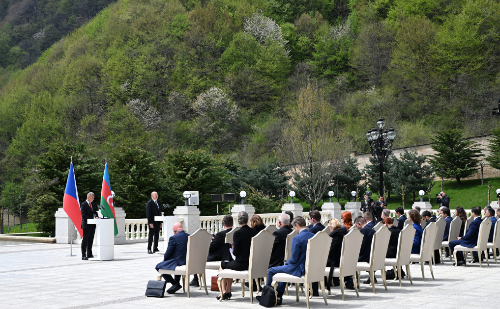 İlham Əliyev: &ldquo;Çexiya ilə çox fəal siyasi dialoqumuz var&rdquo;