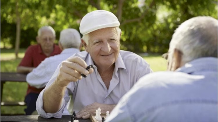 55 yaşdan yuxarı olan şəxslərin NƏZƏRİNƏ