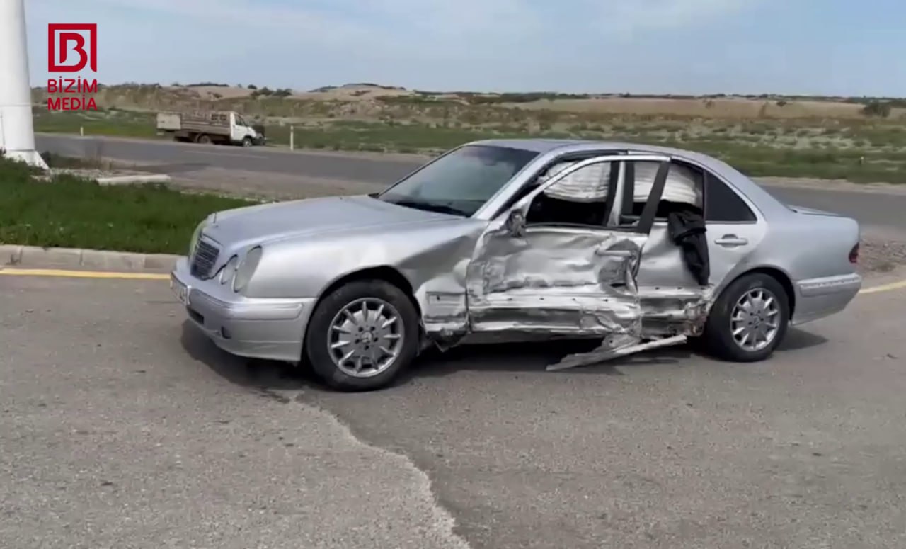 Salyanda ağır qəza - Xəsarət alanlar var &ndash; VİDEO