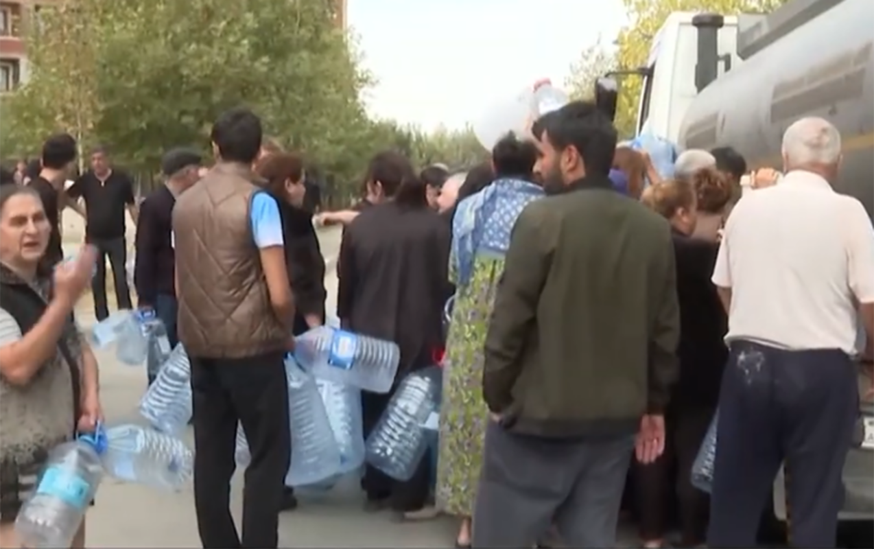 &ldquo;Dedi 2 günə gələcək, gəlmədi&rdquo; - 10 gündür suları yoxdur -VİDEO