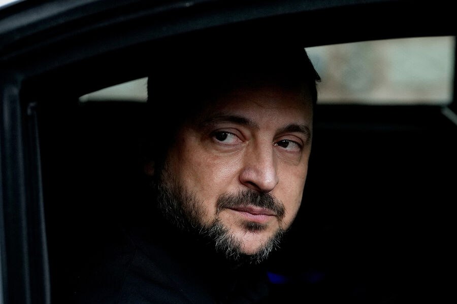 Zelenski gizli şəkildə Ermənistana gələcək