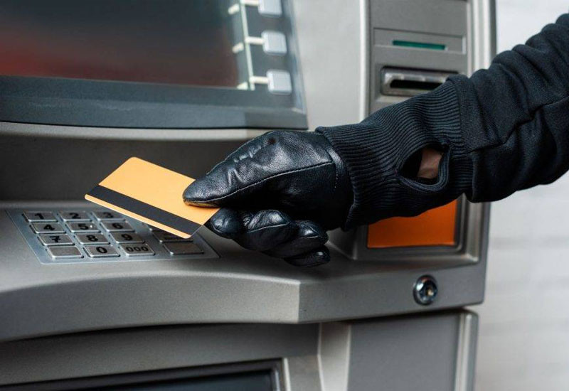 Bank kartlarından oğurluq edən şəxslər SAXLANILDI