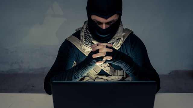 İran Britaniyada &ldquo;Telegram&rdquo; vasitəsilə terrorçu TOPLAYIR