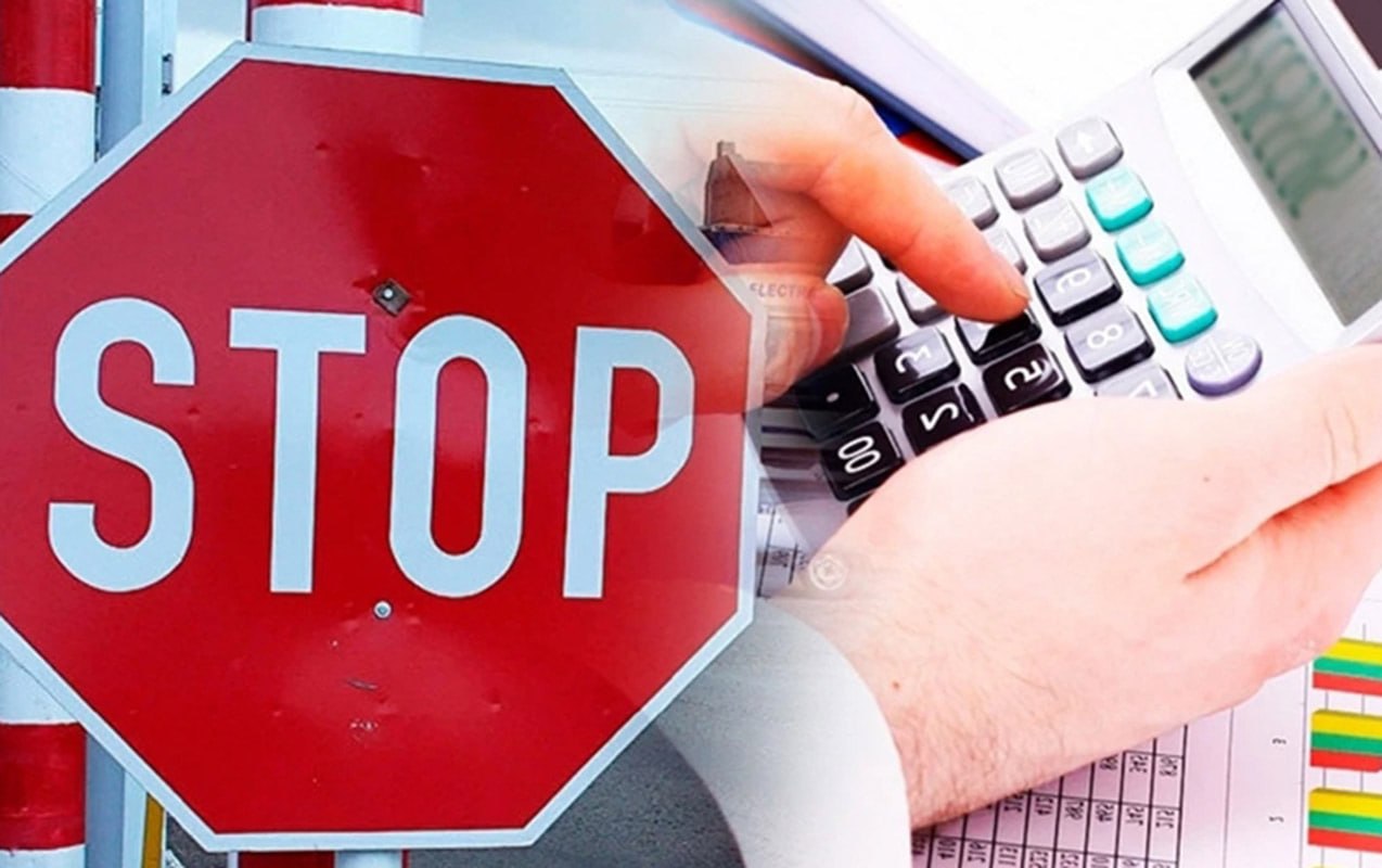 Min manat borca görə ölkədən çıxışa &ldquo;stop&rdquo; qoyulur?