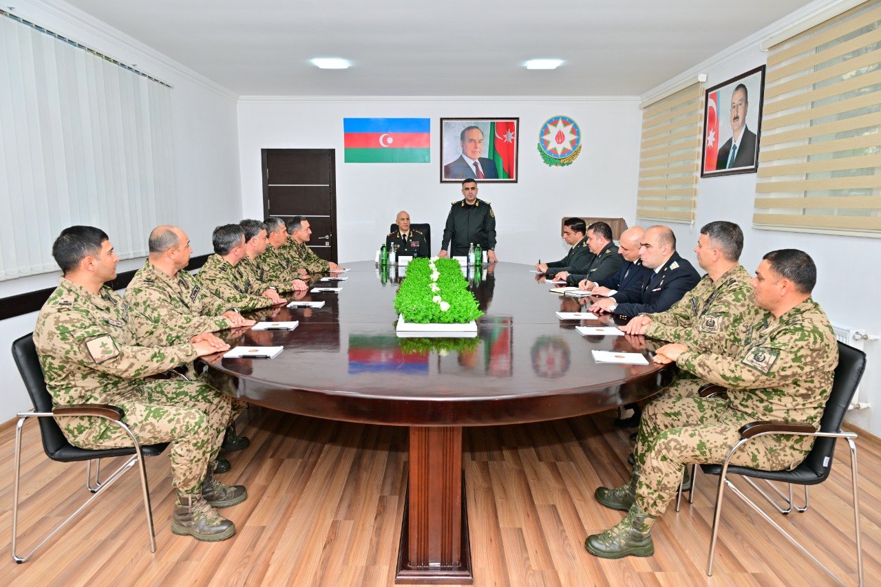 Hərbi prokuror Daxili Qoşunların hərbi hissəsində görüş keçirdi &ndash; FOTO