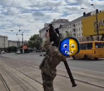 Dnepr şəhərində &ldquo;Şahed&rdquo; daşınan zenit-raket kompleksi ilə belə vuruldu - VİDEO