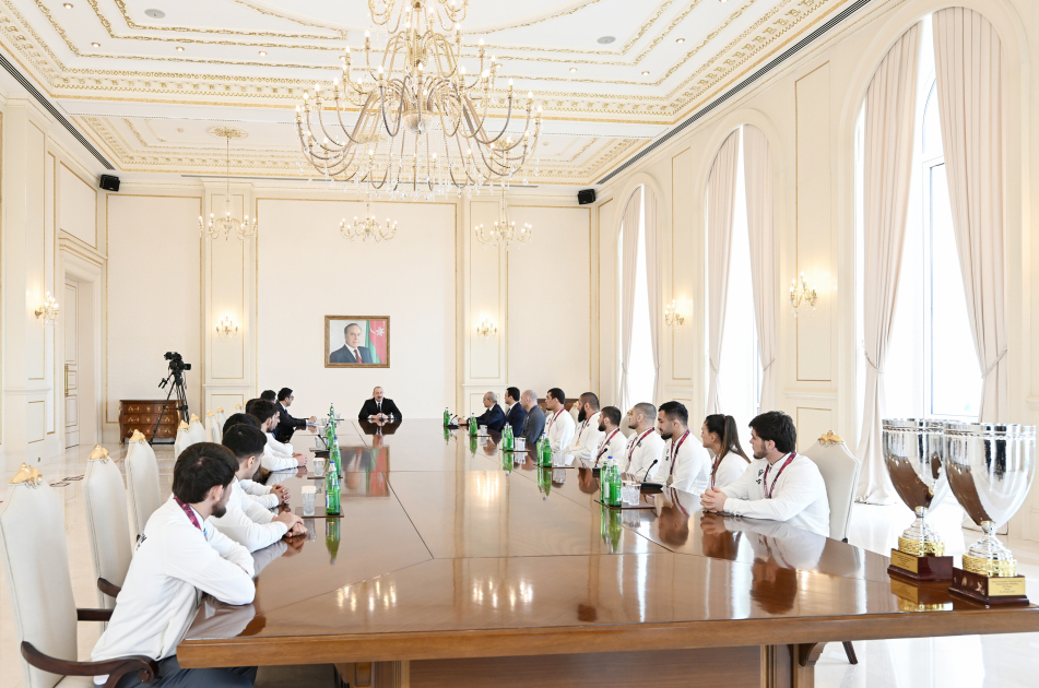 Prezident Avropa çempionatında çempion olan güləşçiləri qəbul etdi &ndash; FOTO