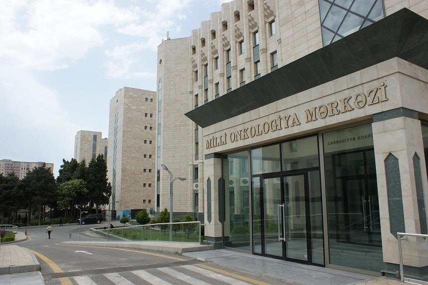 Onkologiya Mərkəzindəki partlayışda yaralanan həkimin FOTOSU