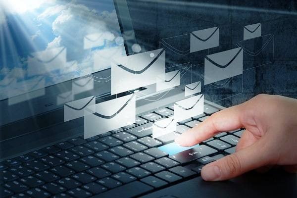 Prezidentdən dövlət qurumlarının elektron xidmətləri ilə bağlı FƏRMAN