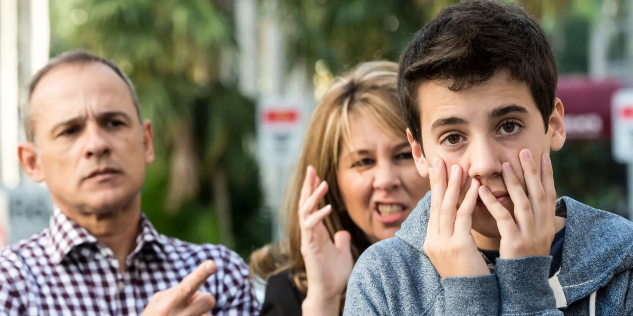 Nəslillərarası &ldquo;SAVAŞ&rdquo; - Öz böyütdüyünü bəyənməyən valideynlər, yoxsa &ldquo;at oynadan&rdquo; övladlar?