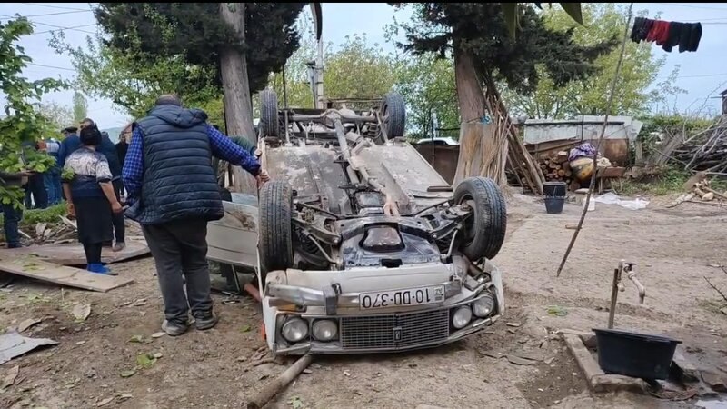 Tovuzda sürücü azyaşlını vurdu, sonra maşını aşdı - FOTO-VİDEO