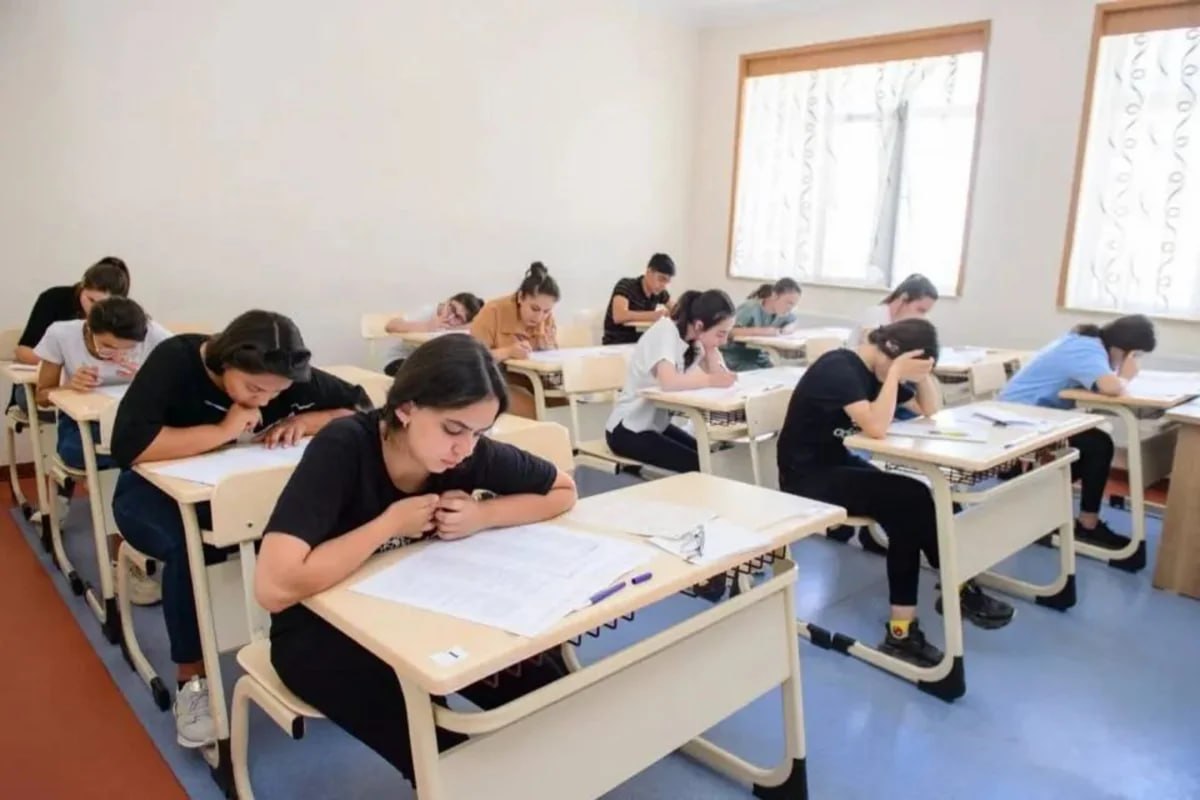 Bu gün 29 mindən çox şagird və abituriyent Azərbaycan dilindən imtahan verib