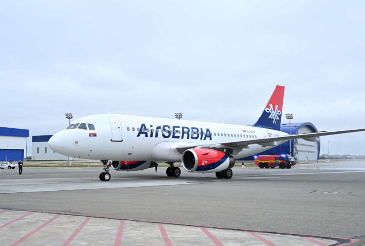 Belqrad&ndash;Bakı reysi Heydər Əliyev Beynəlxalq Aeroportunda belə qarşılandı - FOTO-VİDEO