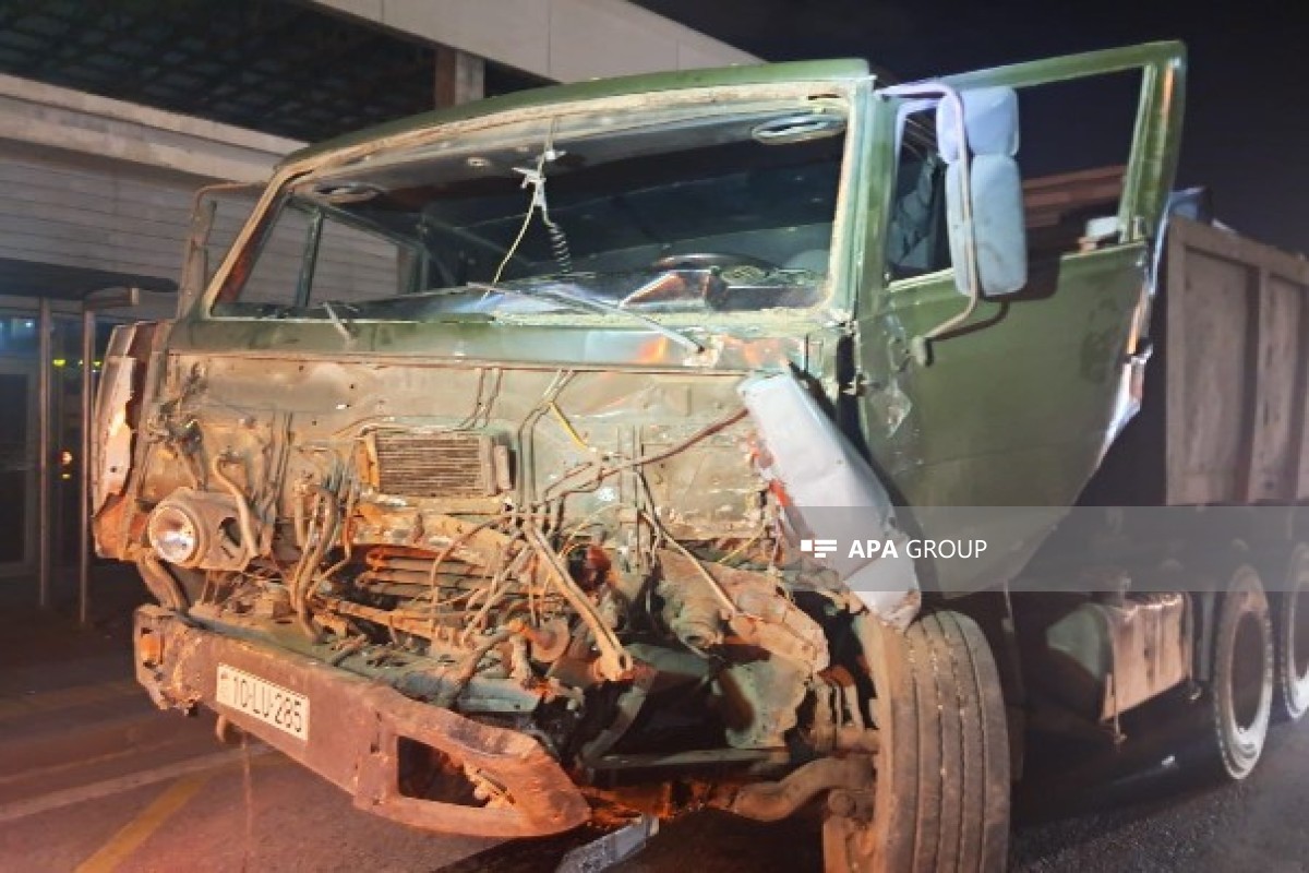 Biləcəridə zəncirvari QƏZA: "KamAZ" qırmızı işıqda keçdi - FOTO