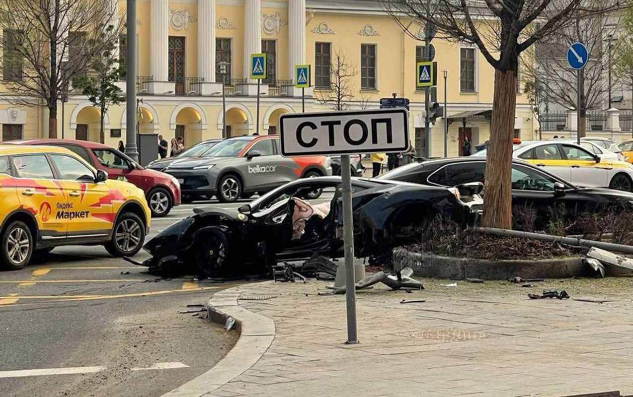 &ldquo;Navai&rdquo;nin &ldquo;Ferrari&rdquo; ilə düşdüyü qəzanın ANBAAN VİDEOSU