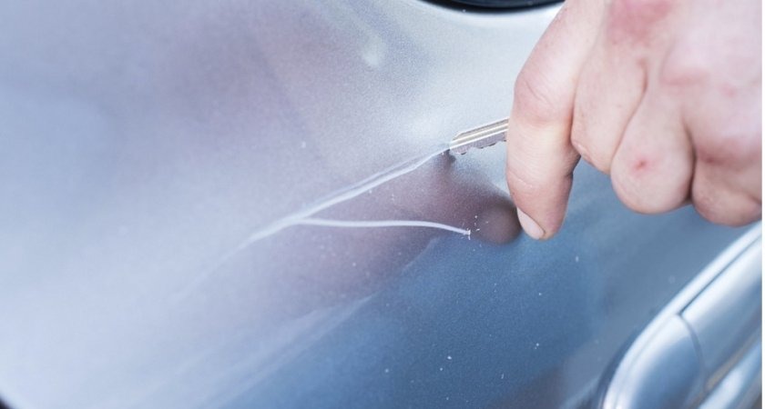 Avtomobili cızan 26 yaşlı oğlan CƏZALANDIRILDI