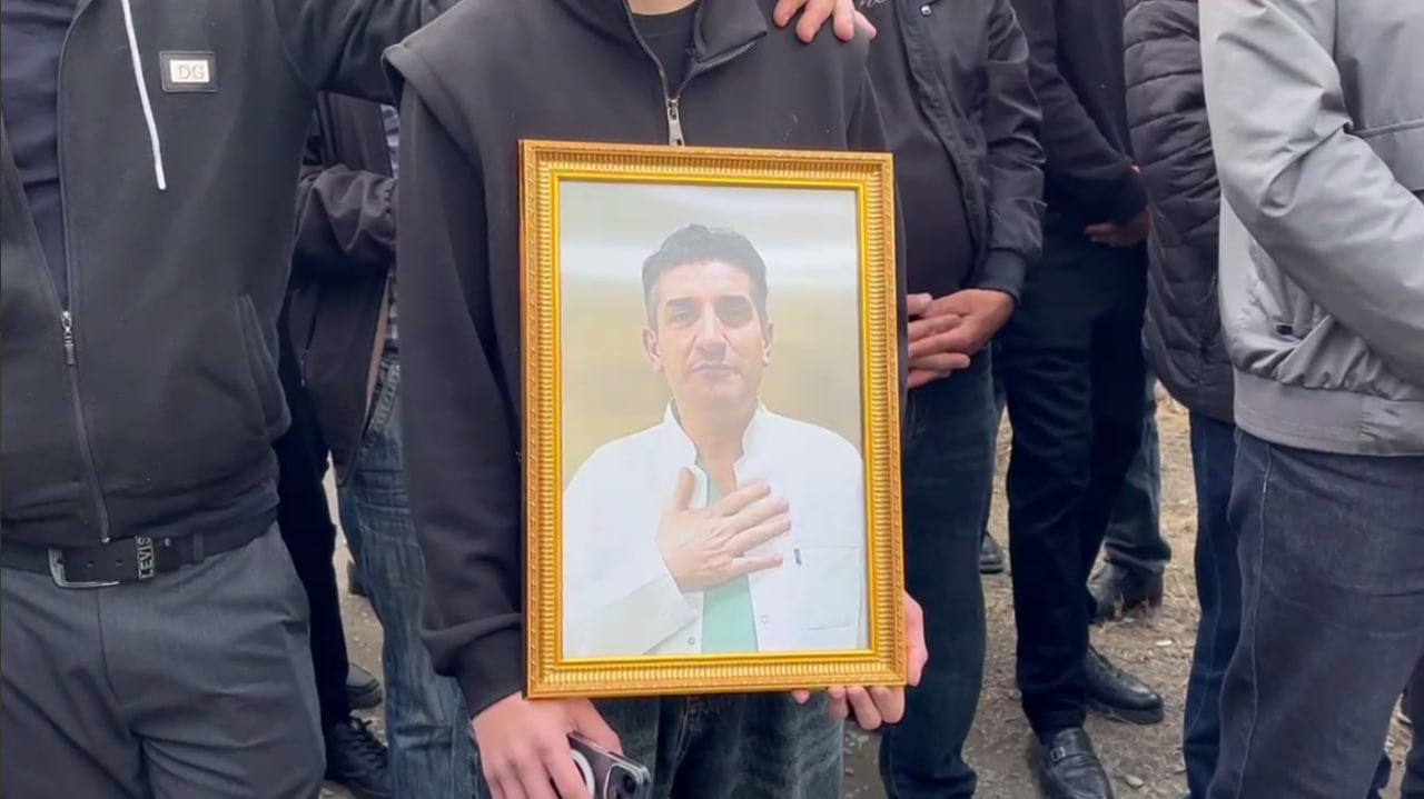 Asif həkim dəfn edildi – VİDEO Asif həkim dəfn edildi – VİDEO