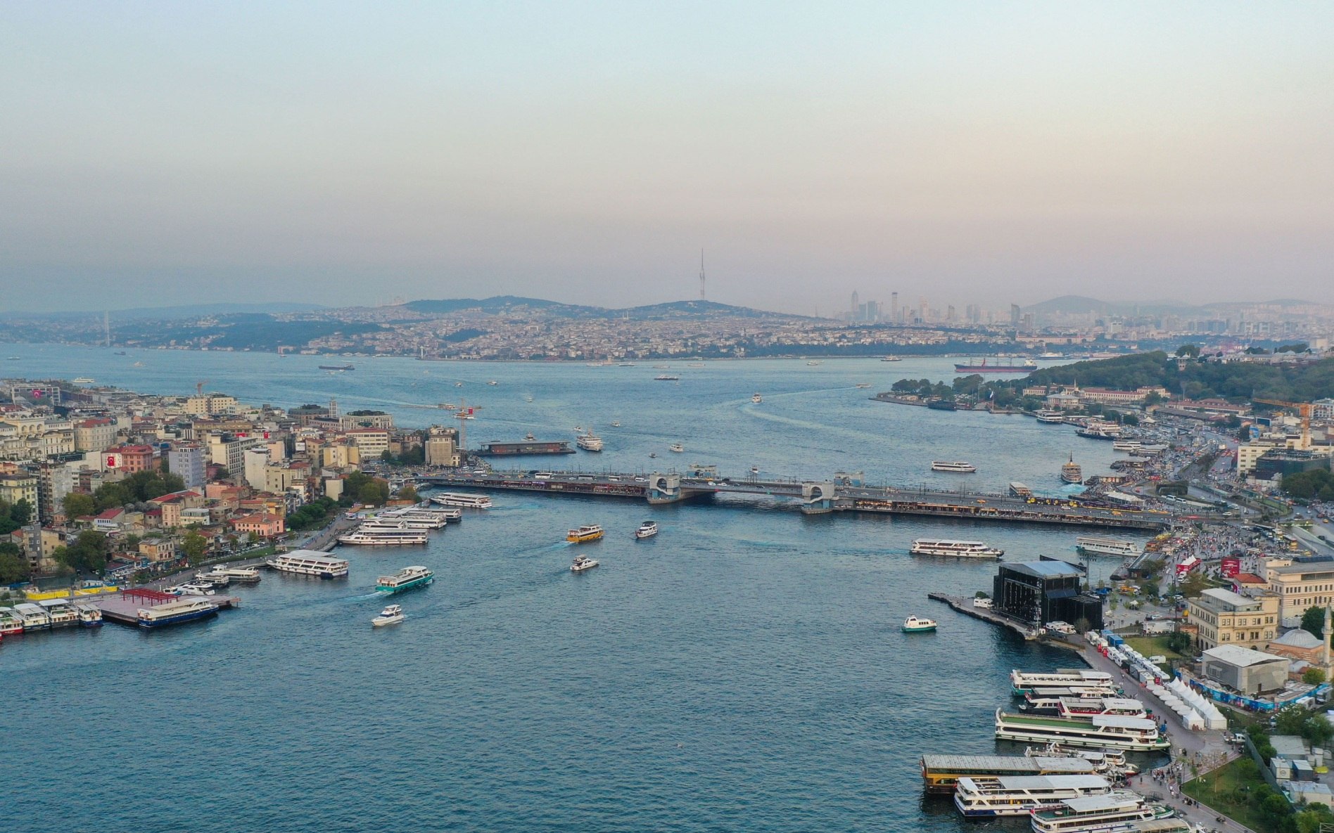 Bosfor boğazında MANEƏ: gəmilərin hərəkəti dayandırıldı