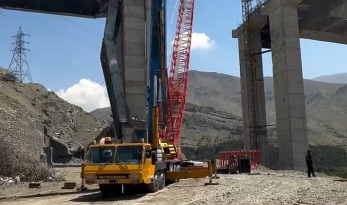 İran vurulan &ldquo;Yaxın Şərqin ən hündür körpüsü&rdquo;nün bərpasına başladı &ndash; VİDEO