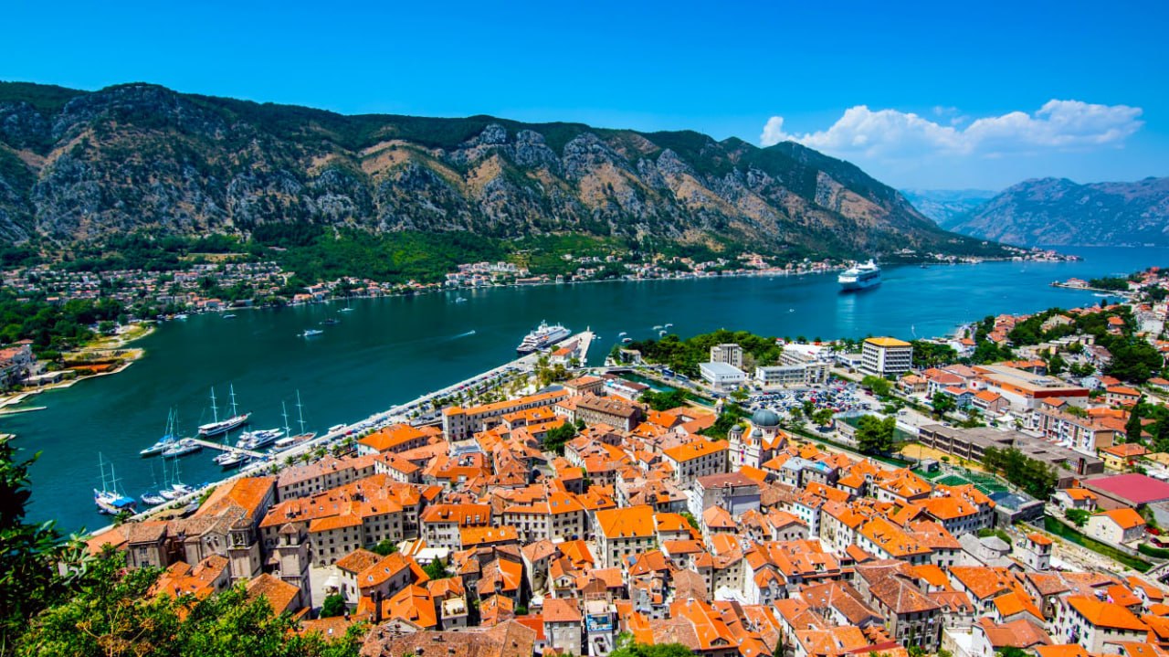 Monteneqroya gedən vətəndaşımızı məcburi İŞLƏDİBLƏR
