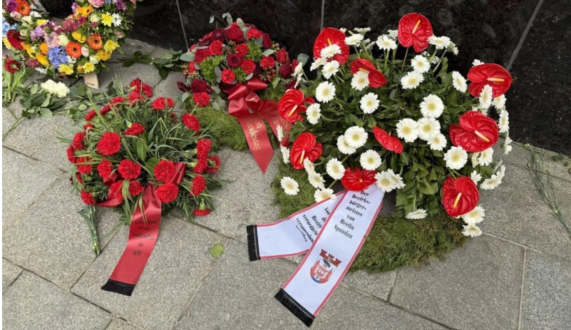 Almanlar ruslara belə təşəkkür etdi: &ldquo;Sağ olun ki bizi xilas etdiniz...&rdquo; &ndash; FOTO