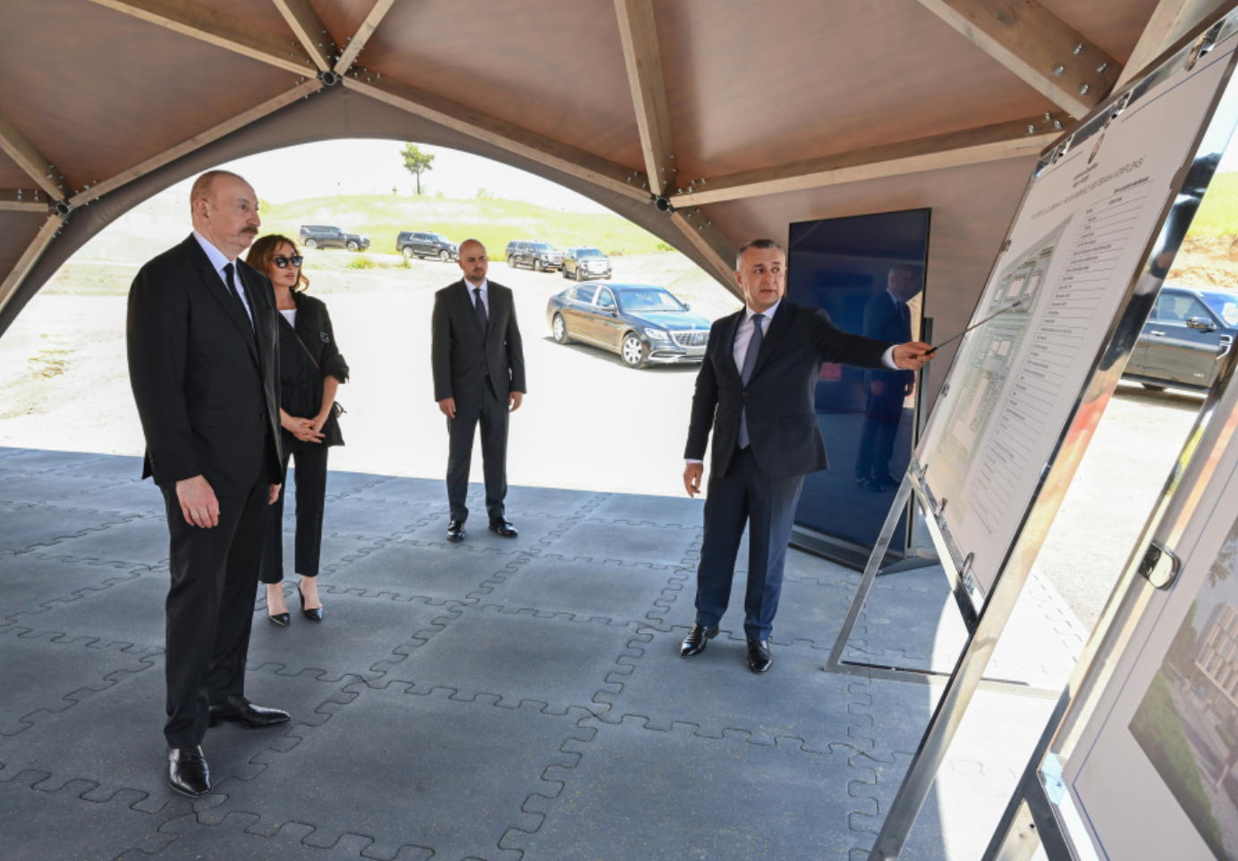 Prezident və birinci xanım Cəbrayıl Rayon Mərkəzi Xəstəxanasının binasının tikintisi ilə tanış oldular - FOTOLAR