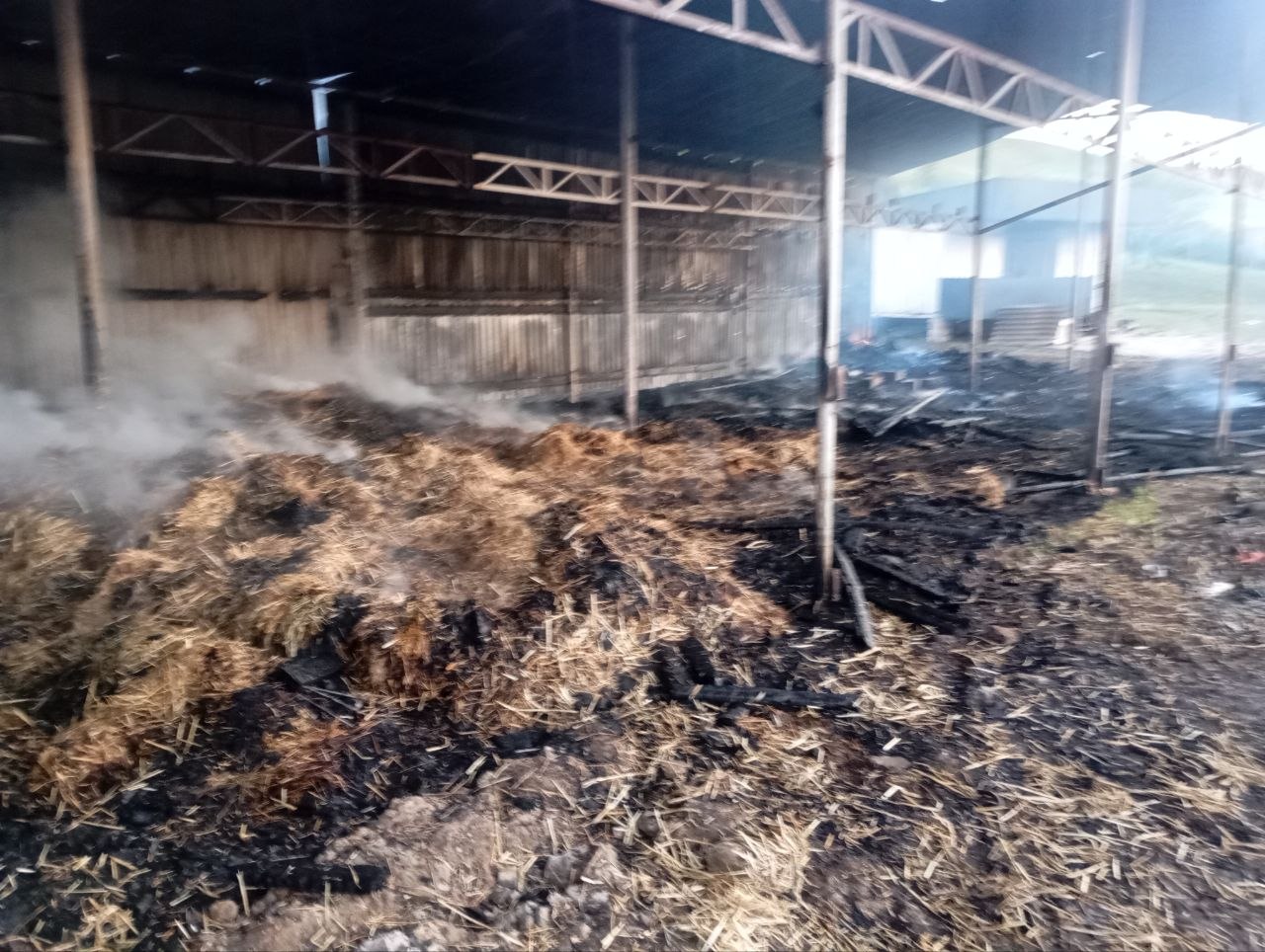 Fermerin 20 ton ot pressi yandı - FOTO/VİDEO