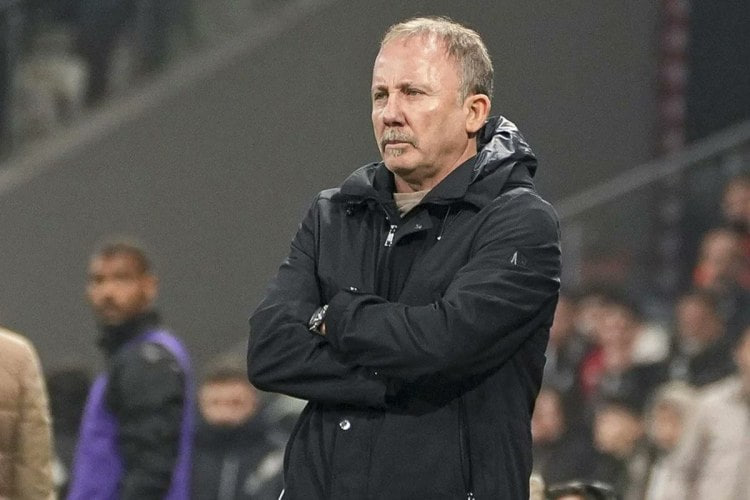 “Beşiktaş” Sərgən Yalçınla bağlı qərar verdi “Beşiktaş” Sərgən Yalçınla bağlı qərar verdi