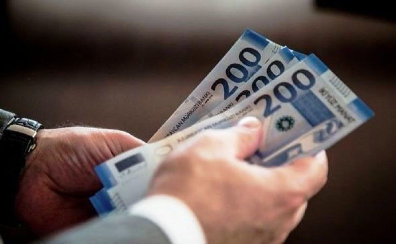 Azərbaycanda minimum saatlıq əməkhaqqı tətbiq edilə bilər Azərbaycanda minimum saatlıq əməkhaqqı tətbiq edilə bilər