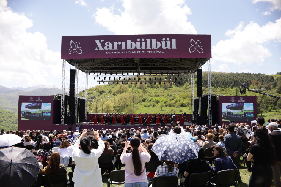 Şuşada "Xarıbülbül" Beynəlxalq Musiqi Festivalının möhtəşəm açılışı oldu - FOTOLAR