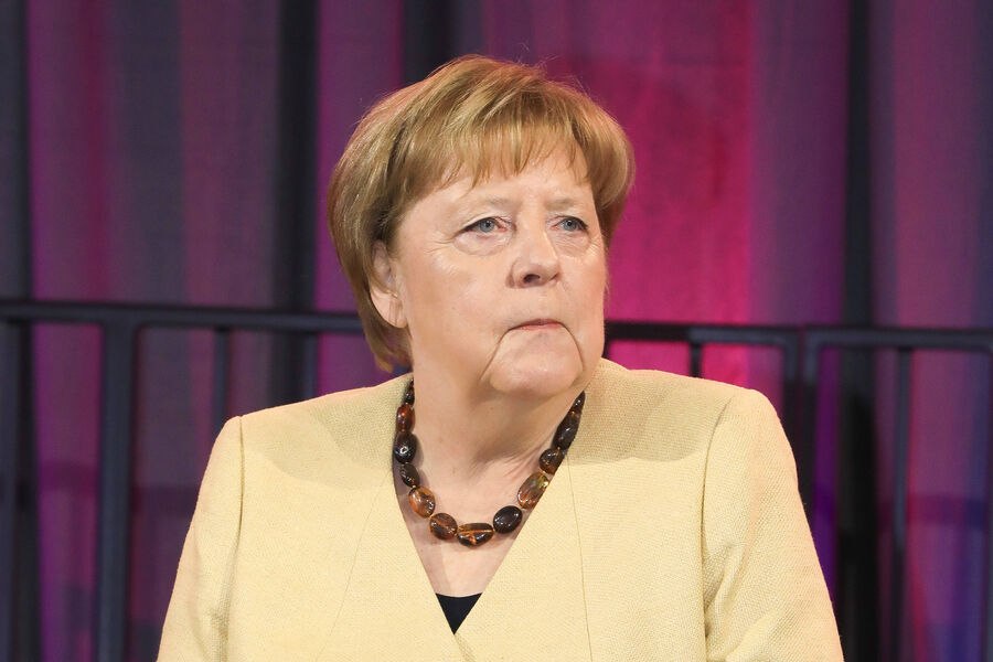 Kansler postumdakı gərginliyin öhdəsindən belə gəlirdim - Merkel Mertsə məsləhət verir?