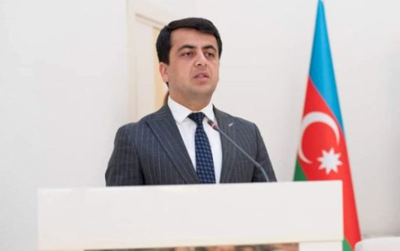 İcra başçısı müavinini işdən çıxardı- Foto