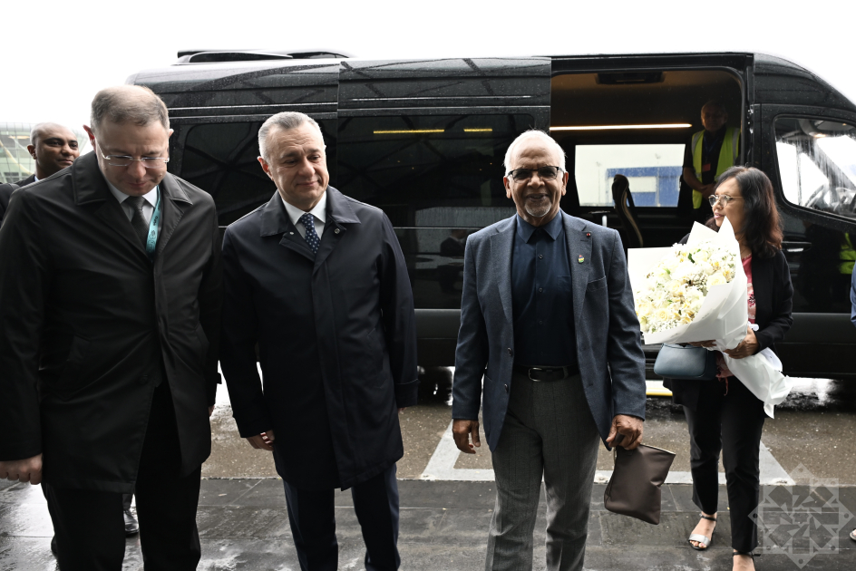 Mavriki Prezidenti Azərbaycana gəldi - FOTO