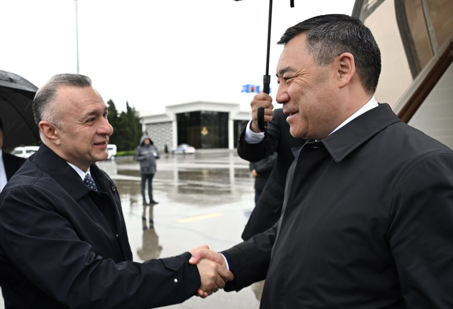 Qırğızıstan Prezidenti Azərbaycana gəldi