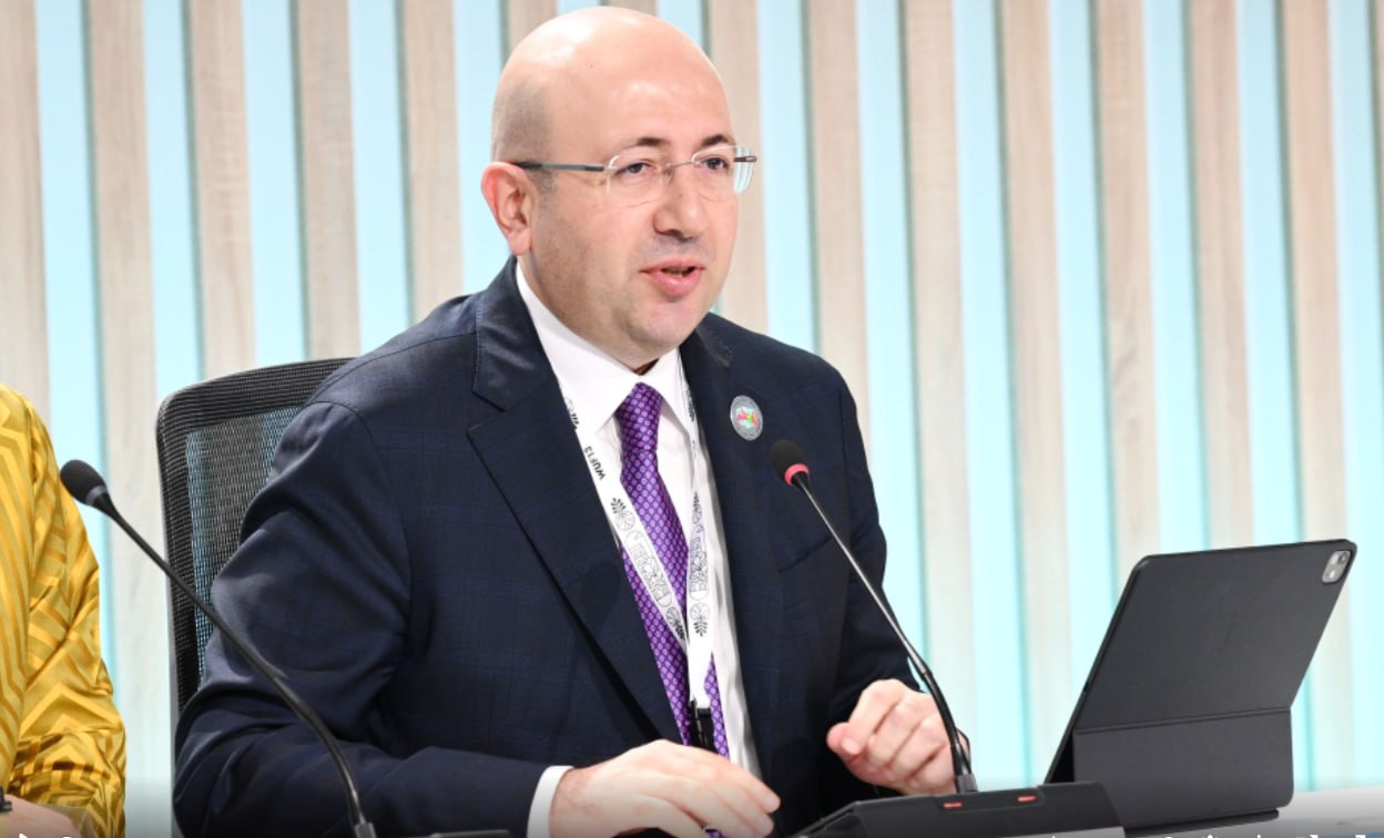 Anar Quliyev: Azad edilmiş ərazilərdə yenidənqurma “ağıllı şəhər” prinsiplərinə əsaslanır – VİDEO Anar Quliyev: Azad edilmiş ərazilərdə yenidənqurma “ağıllı şəhər” prinsiplərinə əsaslanır – VİDEO