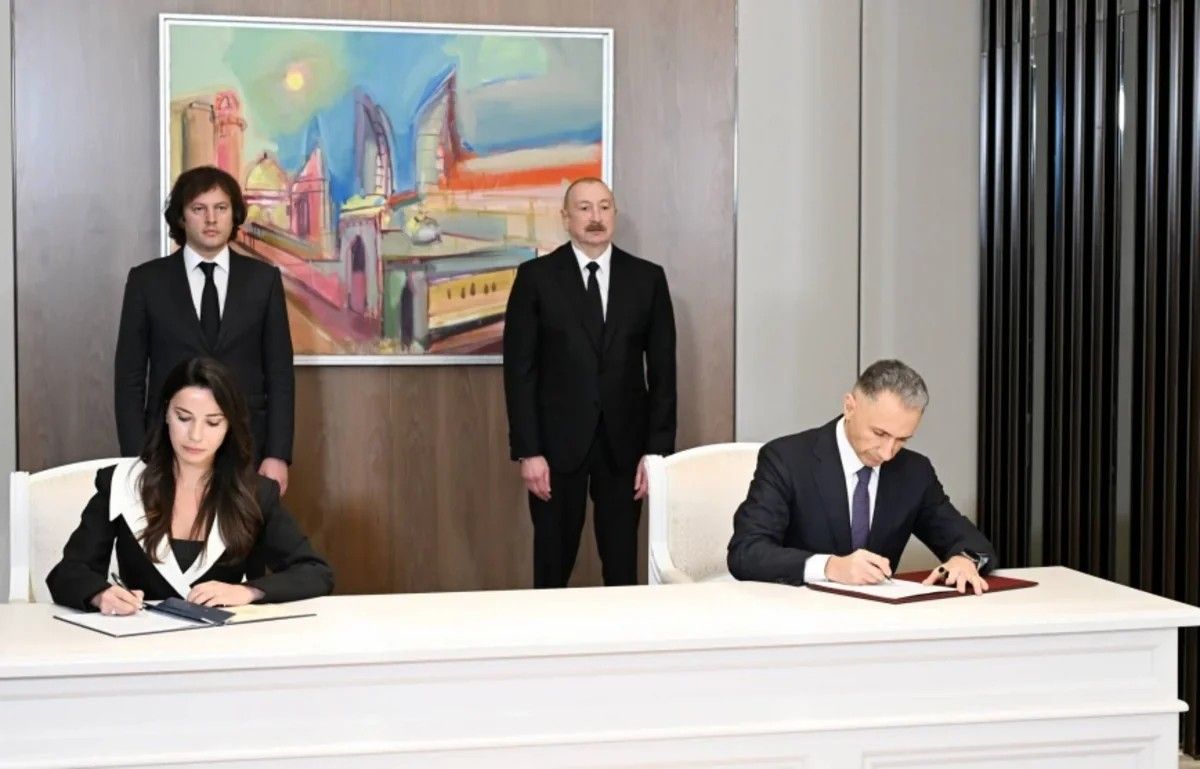 Bakı&ndash;Tbilisi&ndash;Qars dəmir yolu xəttinin yük ötürmə qabiliyyəti 5 dəfə ARTIRILDI - FOTO