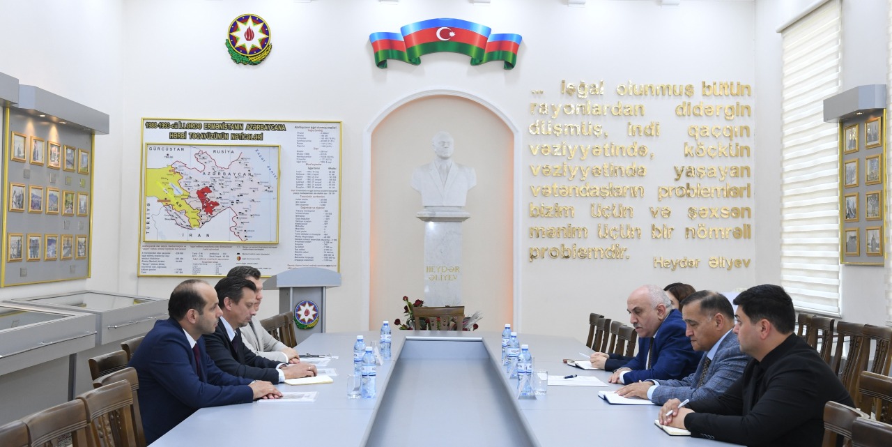 Dövlət Komitəsində AzQAC və IFRC Azərbaycan nümayəndəliyinin əməkdaşları ilə görüş keçirilib &ndash; FOTO
