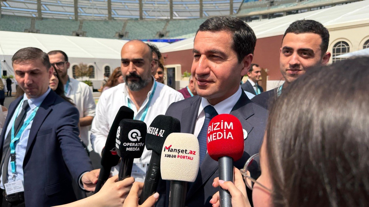 Hikmət Hacıyevdən quru sərhədlərlə bağlı AÇIQLAMA