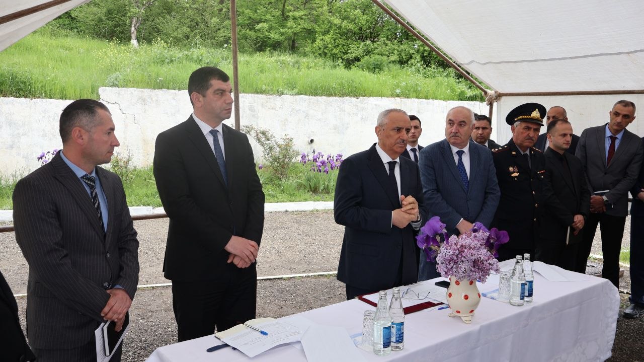 Qusar sakinləri icra başçısına şikayətləndi: gənclərin əksəriyyəti kəndi tərk edir - FOTO