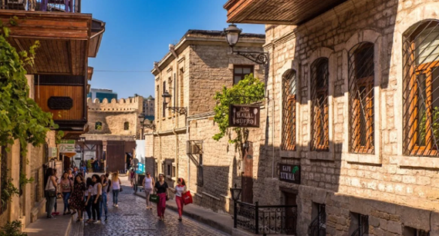 Azərbaycana turist axını 11 %-ə yaxın azalıb