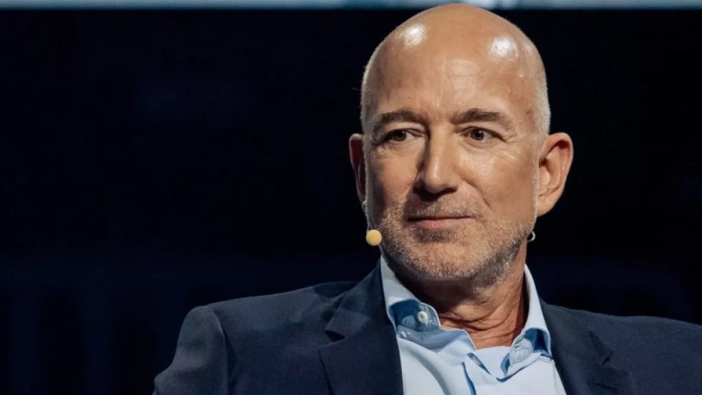 Bezos: "Vergilərimi iki qat artıra bilərsiniz, amma bu, sadə müəllimlərə kömək etməyəcək" Bezos: "Vergilərimi iki qat artıra bilərsiniz, amma bu, sadə müəllimlərə kömək etməyəcək"
