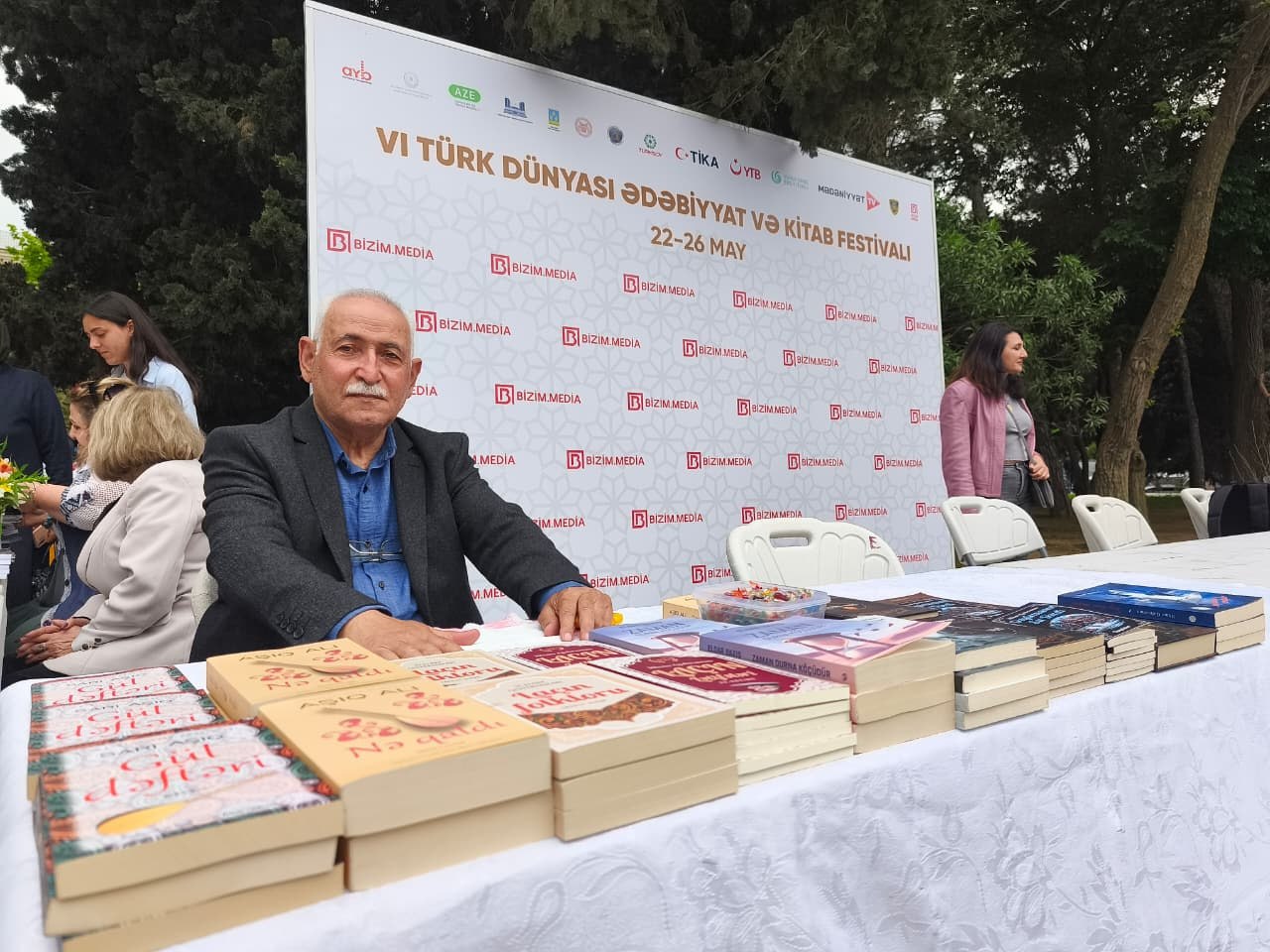 Yazıçı İlham Qəhrəmanın folklor nümunələri təqdim olundu - FOTO