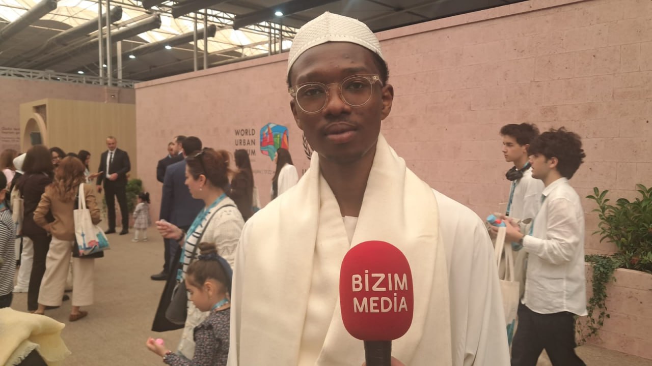 Sudandan olan nümayəndə: “Bakı çox gözəl şəhərdir” - VİDEO Sudandan olan nümayəndə: “Bakı çox gözəl şəhərdir” - VİDEO