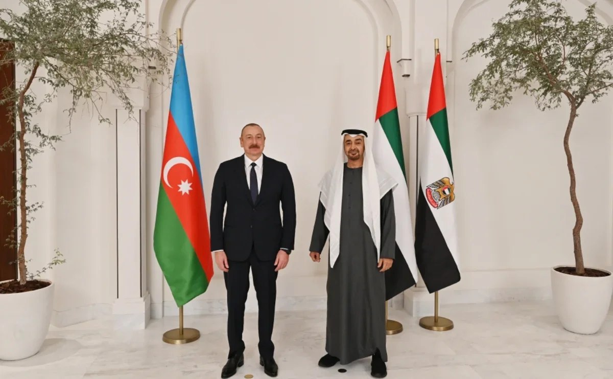 BƏƏ lideri: “Cənab Prezident, ən yüksək hörmətimi qəbul etməyinizi xahiş edirəm". BƏƏ lideri: “Cənab Prezident, ən yüksək hörmətimi qəbul etməyinizi xahiş edirəm".