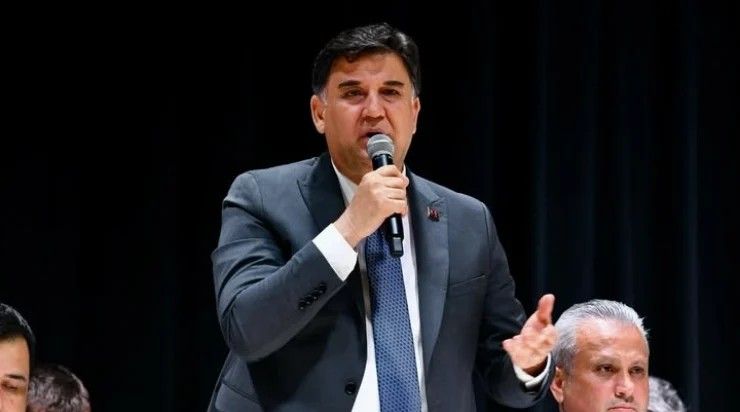 Türkiyədə bələdiyyə sədri güllələnib - VİDEO Türkiyədə bələdiyyə sədri güllələnib - VİDEO
