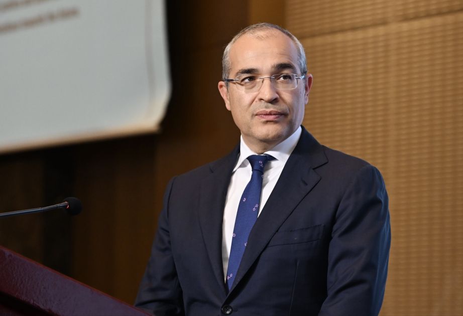 Mikayıl Cabbarov tarix yazan idmançını TƏBRİK ETDİ - FOTO